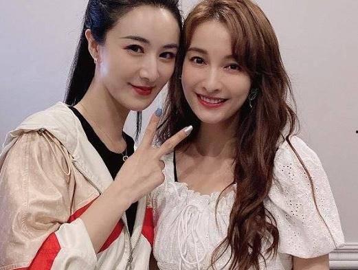 关晓彤与明星合影,星光熠熠瞬间回顾